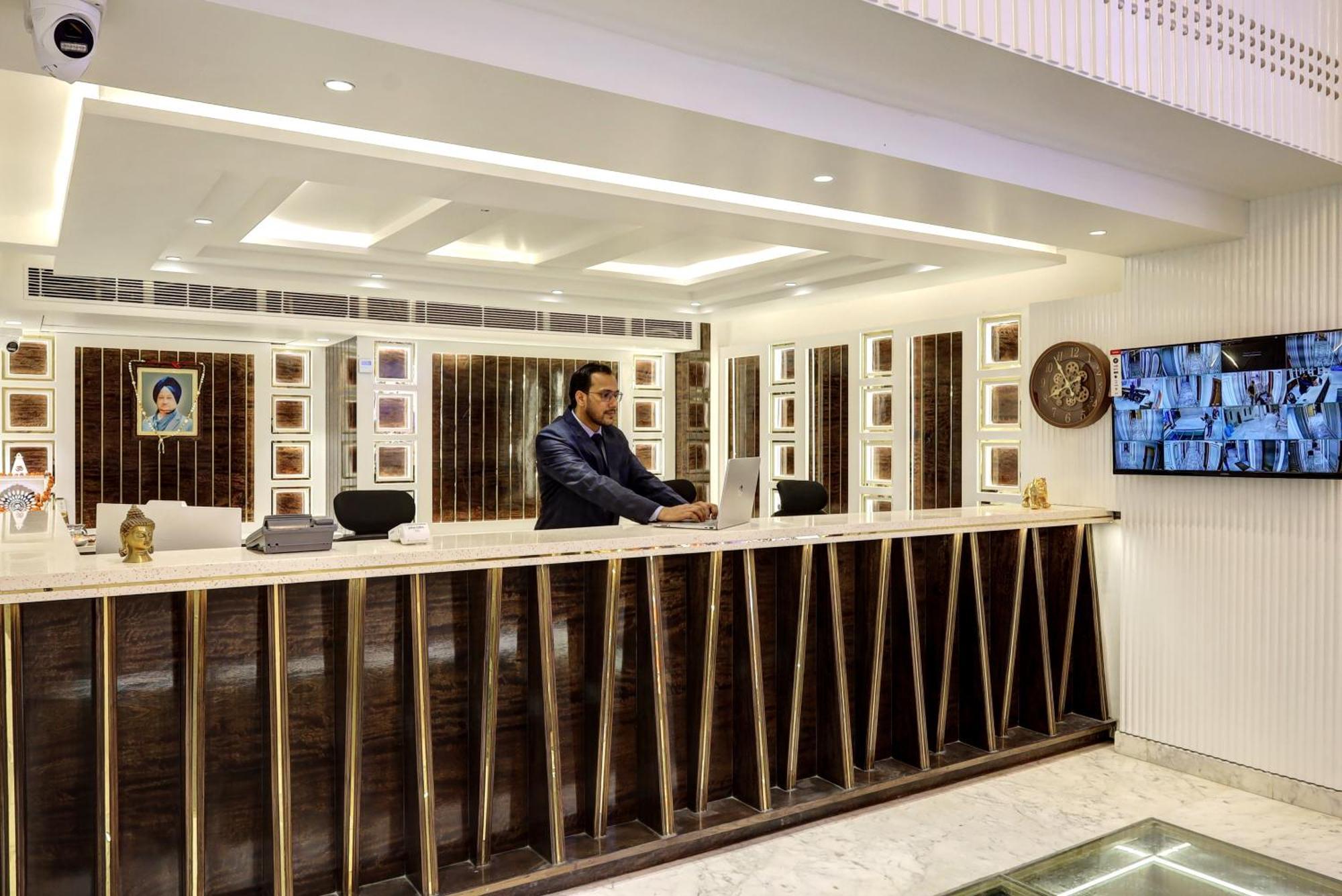 Hotel Namaste Hindustan Just A Minute Away From New Delhi Railway Station And Connaught Place Екстер'єр фото